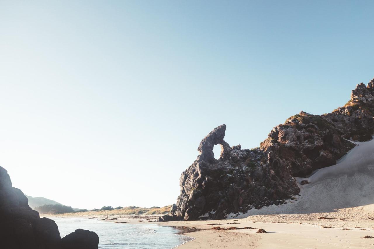 Ebb-Дюндин Екстериор снимка The rock formation known as "The Camel"
