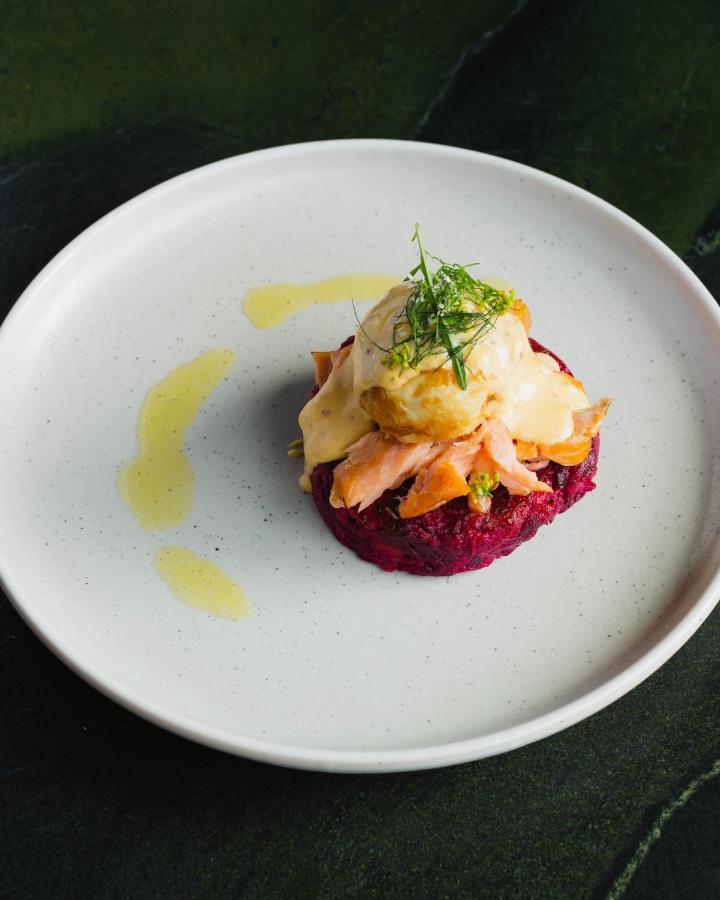 Ebb-Дюндин Екстериор снимка Salmon and beetroot