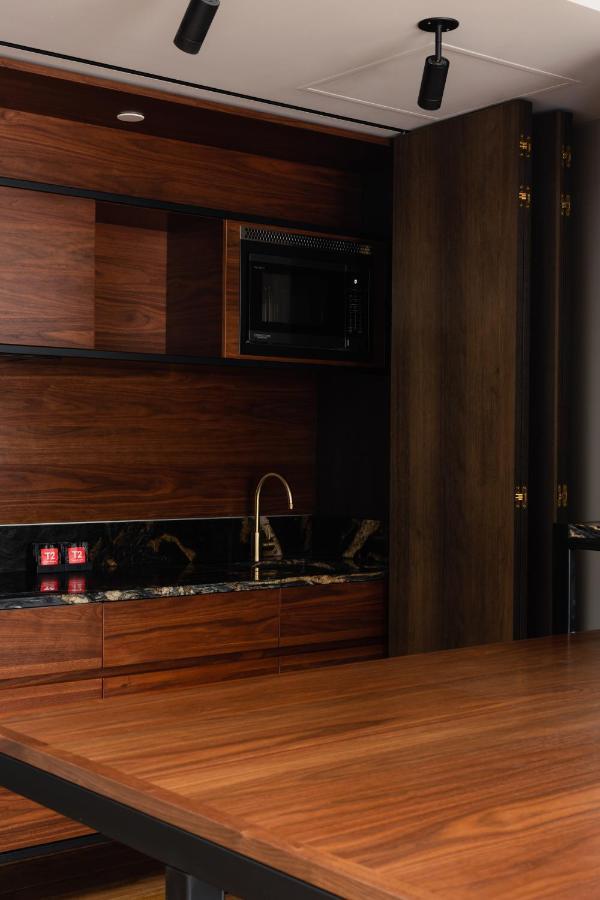 Ebb-Дюндин Екстериор снимка A kitchen in a private home